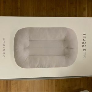 Snuggle Me Organic Infant lounger 0-9 months